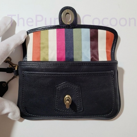 NWOT, Near Vintage Coach Legacy Wristlet #40212 - Picture 7 of 10